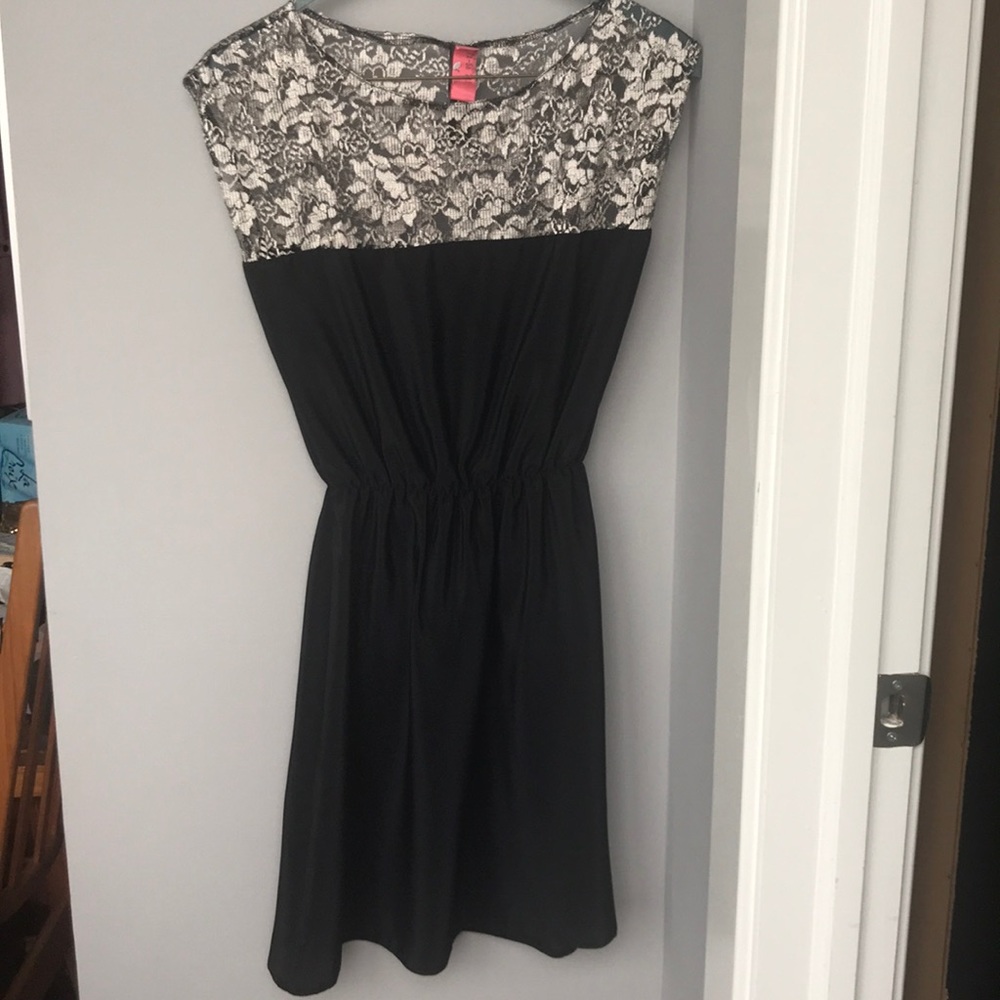 Gorgeous lace slip dress!!